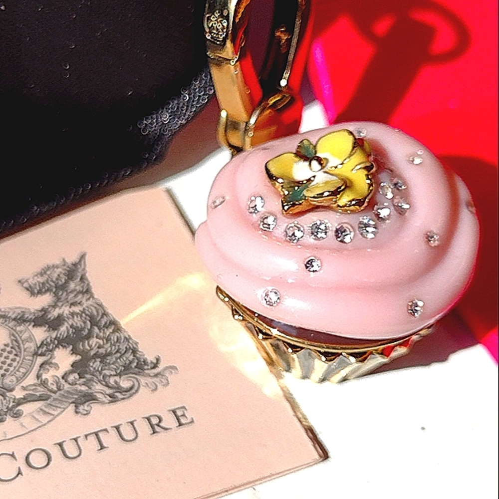 Juicy Couture 💕🧁 Matches Our Jumbo 🗝️ ⛓️ Never Removed from Original 🎁 NWT - Picture 10 of 11